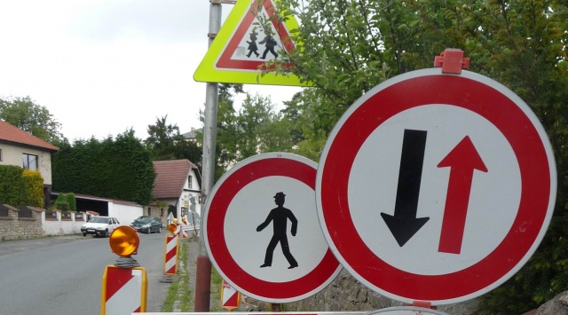 Nebezpečí v kutnohorských ulicích Kremnická a Táborská bude na chodce i motoristy číhat dál