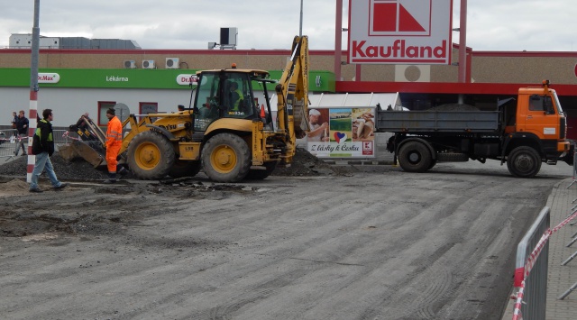 Zákazníky Kauflandu v Kutné Hoře zřejmě čeká systém „parkovacích lístků“