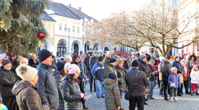 Ekumenická slavnost na  náměstí v Kutné Hoře nemohla chybět ani letos