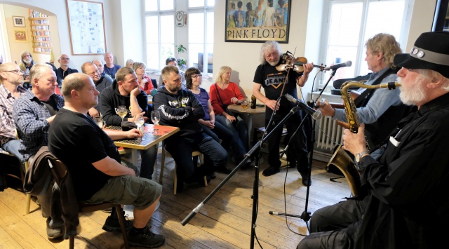 Turné tří muzikantů vrcholilo v kutnohorském Blues Café